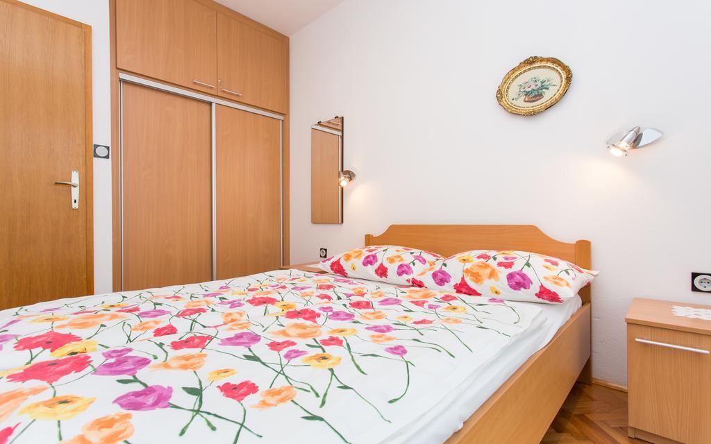 Apartments Lucija Baška Eksteriør bilde