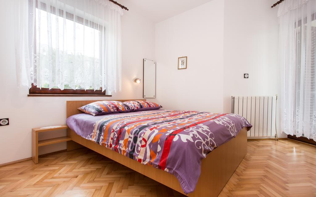 Apartments Lucija Baška Eksteriør bilde